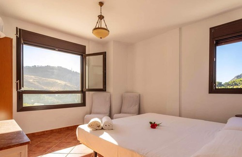 Villamena Villa | Homerez - Villa for 14 ppl. with swimming-pool, garden and terrace at Cónchar