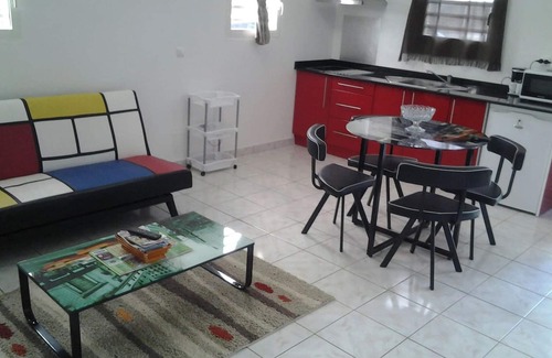 Damencourt House | Homerez - Welcoming House in Le Moule with Shared Pool