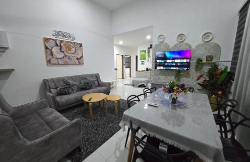Kampung Bukit Rangin House | Homestay DAR AL - HAQEM Full Aircond