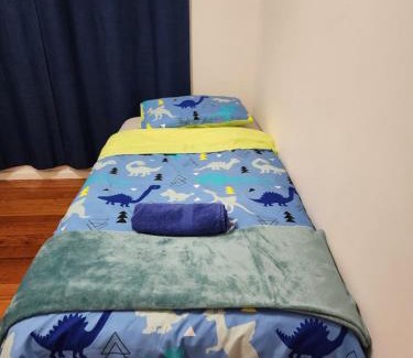 Dandenong House | Homestay near Dandenong Plaza