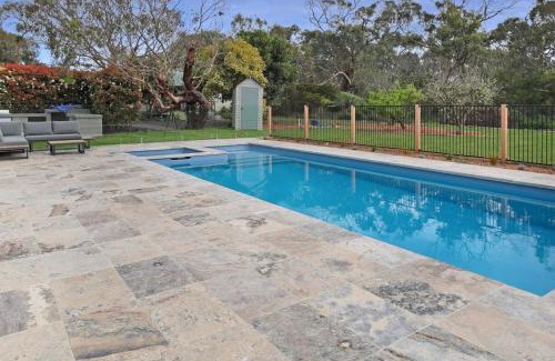 Wallington House | Homestead Pool House Private cabin w shared Spa Basketball court Heated Pool Minutes to Adventure Park and beaches