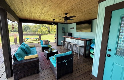 Gulfport House | Hometown Hideaway: A Lake House with Pool - minutes to MS Gulf Coast Beaches