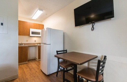 Survey Creek Hotel | HomeTowne Studios by Red Roof Fort Lauderdale