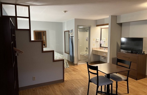 Amarillo Hotel | HomeTowne Studios by Red Roof Amarillo West