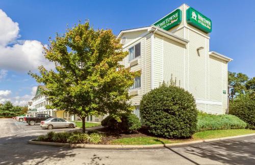 Maple Shade Hotel | HomeTowne Studios by Red Roof Philadelphia - Maple Shade, NJ
