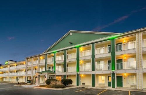 Glendale Hotel | HomeTowne Studios by Red Roof Denver - Glendale/Cherry Creek