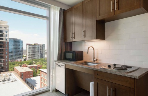South Loop Hotel | Homewood Suites by Hilton Chicago Downtown South Loop