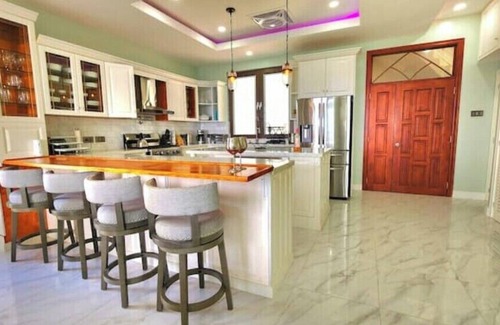 Castries Villa | Homey Accommodation with 1 K-Bed & Qn-Sofa Bed. Option for 2nd Rm w/Bunkbeds