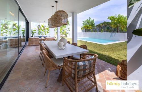 Motril Villa | Homity Holidays - Playa Granada - Villa Golf
