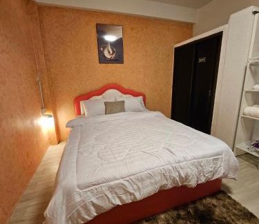 Nonthaburi Apartment | Hommie by De-A-Ga