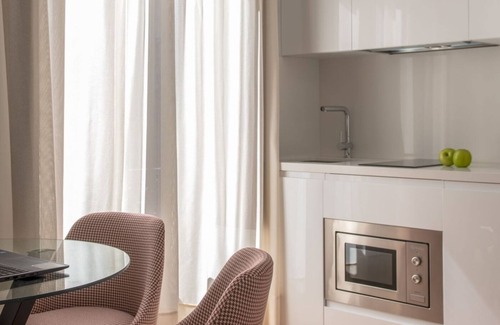 Distrito Centro Apartment | Hommyhome Coliseum 101