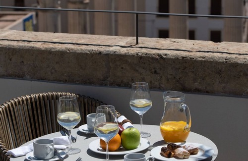 Distrito Centro Apartment | Hommyhome Coliseum 202