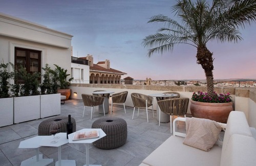 Distrito Centro Apartment | Hommyhome Coliseum 202