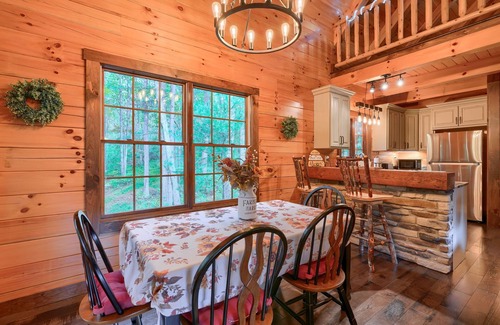 Logan Cabin | Honey Bear Cabin at Trickle Creek in Hocking Hills