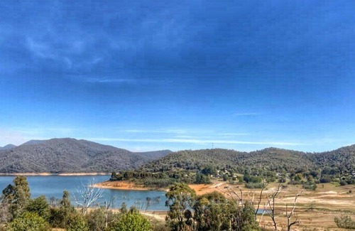 Goughs Bay House | Honey Bee Lodge - The best of Victoria’s stunning High Country!