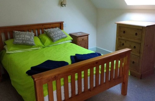 Rhosybol Cottage | Honey cottage is just 3 miles from Amlwch on the northern coast of Anglesey.