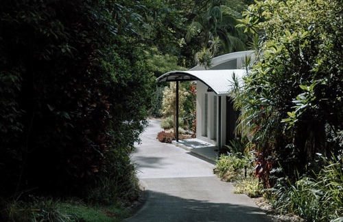 Mapleton House | Honey Dale - Executive Luxury Hilltop Hideaway Private with Stunning Views!