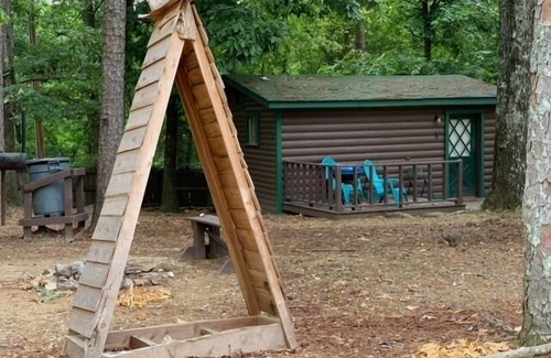 Broken Bow Cabin | Honeymoon Cabin sleeps 2 Guest, on Stocked pond, NEAR the Lake!