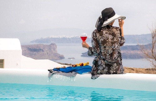 Akrotiri Apartment | Honeymoon Suite with Private Pool