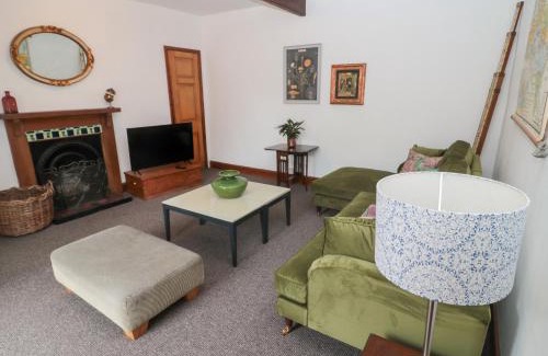 Ford House | Honeysuckle Cottage