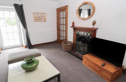 Ford House | Honeysuckle Cottage