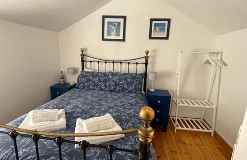 Mousehole House | Honeysuckle Cottage by The Sea