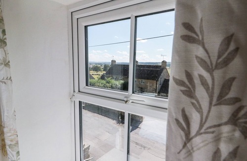 Scawton Cottage | HONEYSUCKLE COTTAGE, with open fire in Helmsley