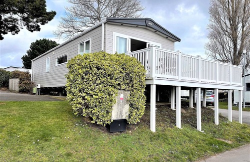 Hamworthy House | Honeysuckle Large Modern Luxury Caravan on Award Winning Rockley Park