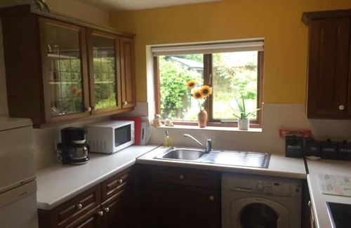 Whittlesey Cottage | Honeyway Cottage Entire House.