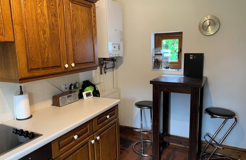 Whittlesey Cottage | Honeyway Cottage Entire House.