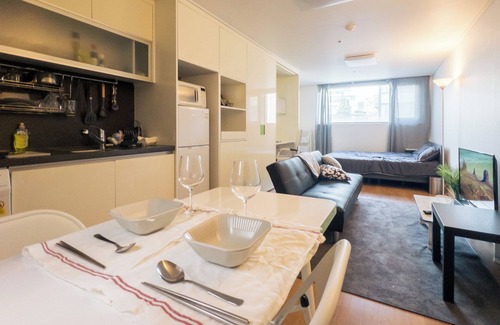 Sinchon-dong Condo | [Hongdae Station 2 minutes away] Spacious Home in the heart of Hongdae