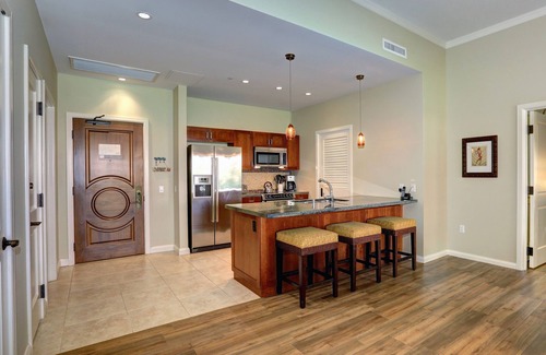 Honokowai Condo | Honua Kai Ground Floor # K103 - 2 bed/2 bath interior courtyard -view of ocean
