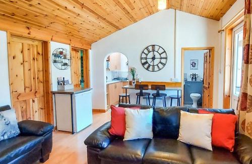 Honiton House | Hooked Rise Holiday Lodge
