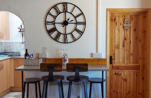Honiton House | Hooked Rise Holiday Lodge