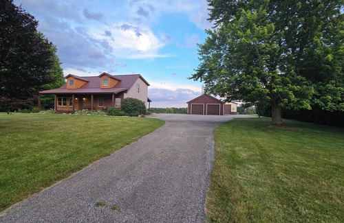 Goshen House | Hoosier Comfort Retreat on Lazy Willow Pond; Rustic, Private, Country Haven 10+