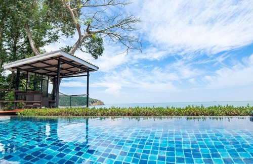 Siray Villa | HOP FROM POOL TO SEA IN PHUKET