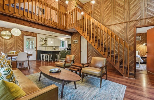Bushkill Ski Chalet | Hopskip Retro Chalet Firepit Deck Gas Grill Indoor Pools & Tennis-Pickle