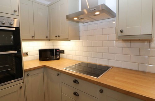 Consett House | HORSLEY COTTAGE, family friendly, with hot tub in Consett