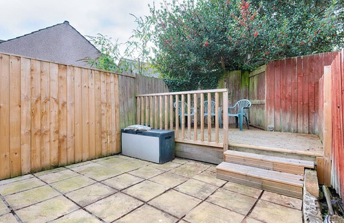 Landore Apartment | Hosea Accommodation - Free Parking!