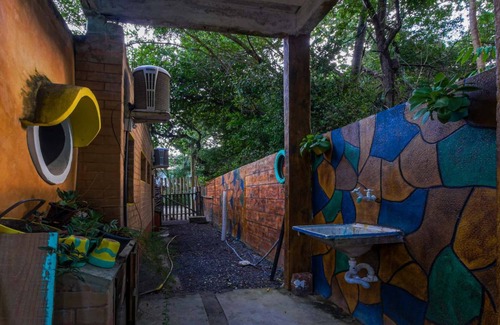 Imbassai Ski Chalet | Hospedagem única em Imbassaí, entre rio e mar