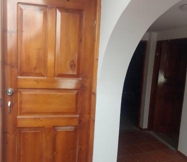 Mongui House | Hospedaje el rio calicanto