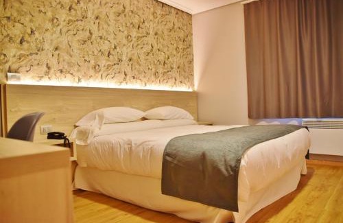 Cee Hotel | Hospedium Hotel La Marina Costa da Morte