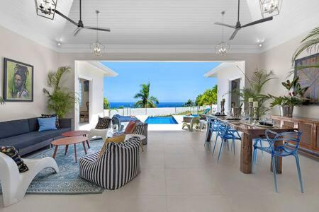 Montego Bay Villa | Hospitality Expert EDEN LUXE 1 Pool Beach Chef