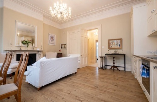 Hove Apartment | Host & Stay | Brunswick Sea View