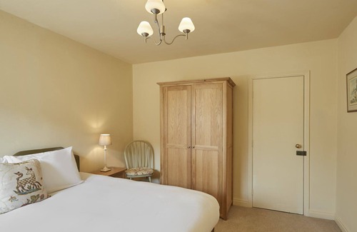 Scawton House | Host & Stay | Formicary Cottage