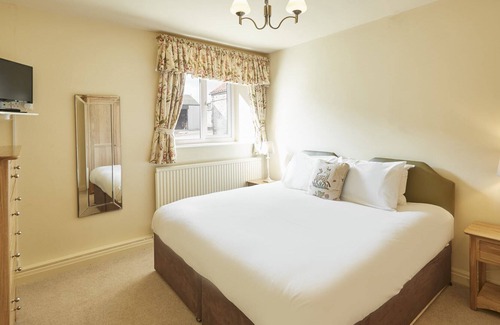 Scawton House | Host & Stay | Formicary Cottage