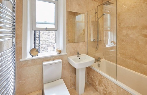 Harrogate Apartment | Host & Stay | Kulla Loft