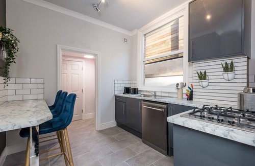 RopeWalks Apartment | Host & Stay | Seel St Townhouse Apt I