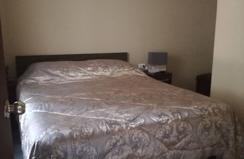 Nunoa House | Hostal Café Bed and breakfast