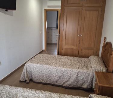 Almendral House | Hostal Cafetería Restaurante Astigi